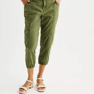 Stylish Women's Olive Capris